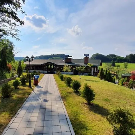 Resavsko Etno Selo Konukevi 4*