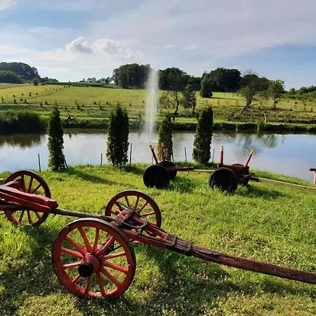 Konukevi Resavsko Etno Selo 4*