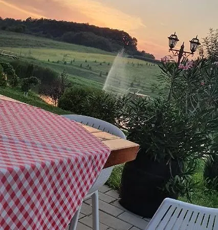 Konukevi Resavsko Etno Selo 4*