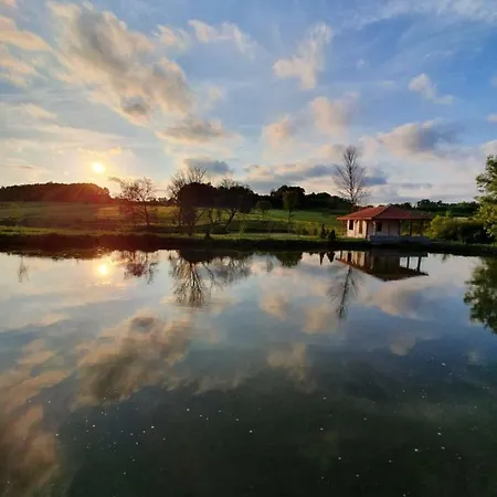 Konukevi Resavsko Etno Selo