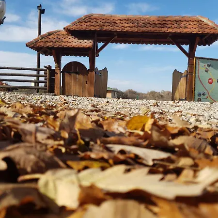 Konukevi Resavsko Etno Selo Despotovac