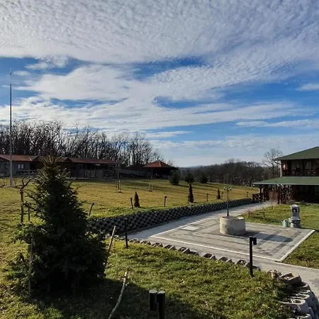 Konukevi Resavsko Etno Selo