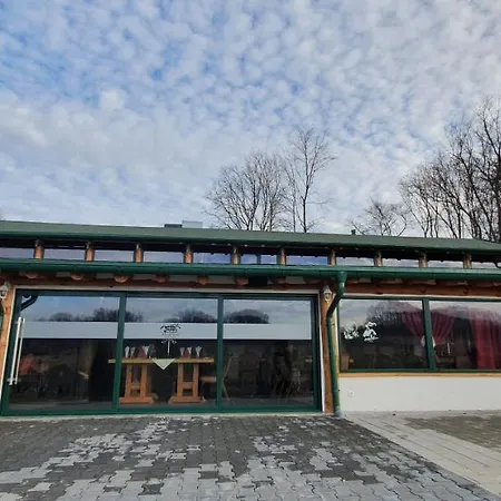 Resavsko Etno Selo Konukevi 4*